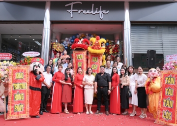 TƯNG BỪNG KHAI TRƯƠNG SHOWROOM FREELIFE, VIỆT Á CHÂU VƯƠN TẦM THƯƠNG HIỆU VIỆT